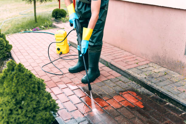 Best Sidewalk and Walkway Cleaning  in Country Clu, FL