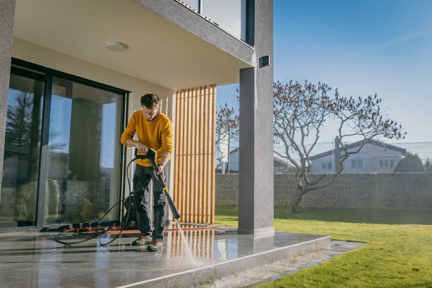 Best Gutter Cleaning  in Country Clu, FL